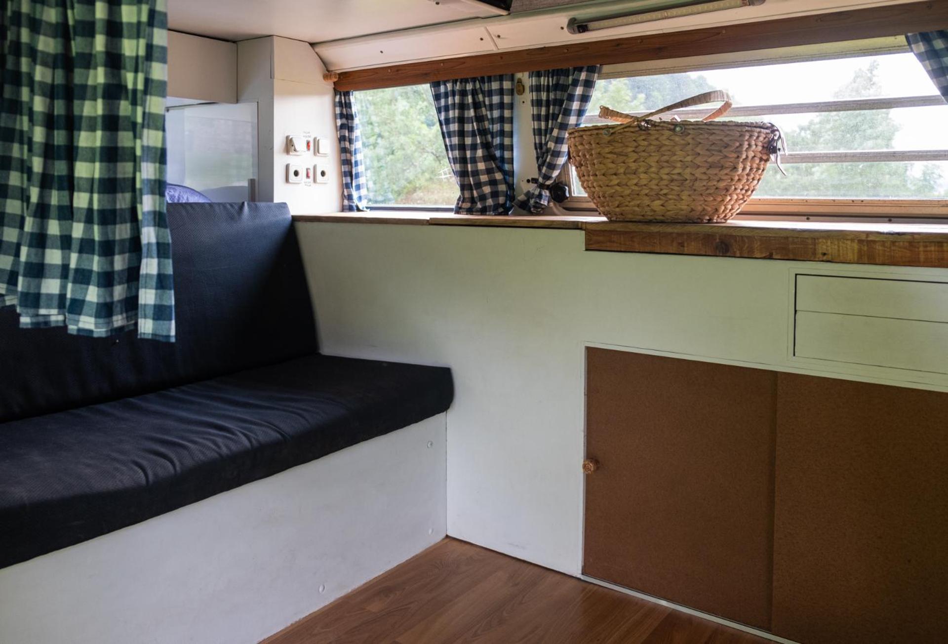 Retro Vw Kombi T2 Campervan L'Hospitalet de Llobregat Dış mekan fotoğraf