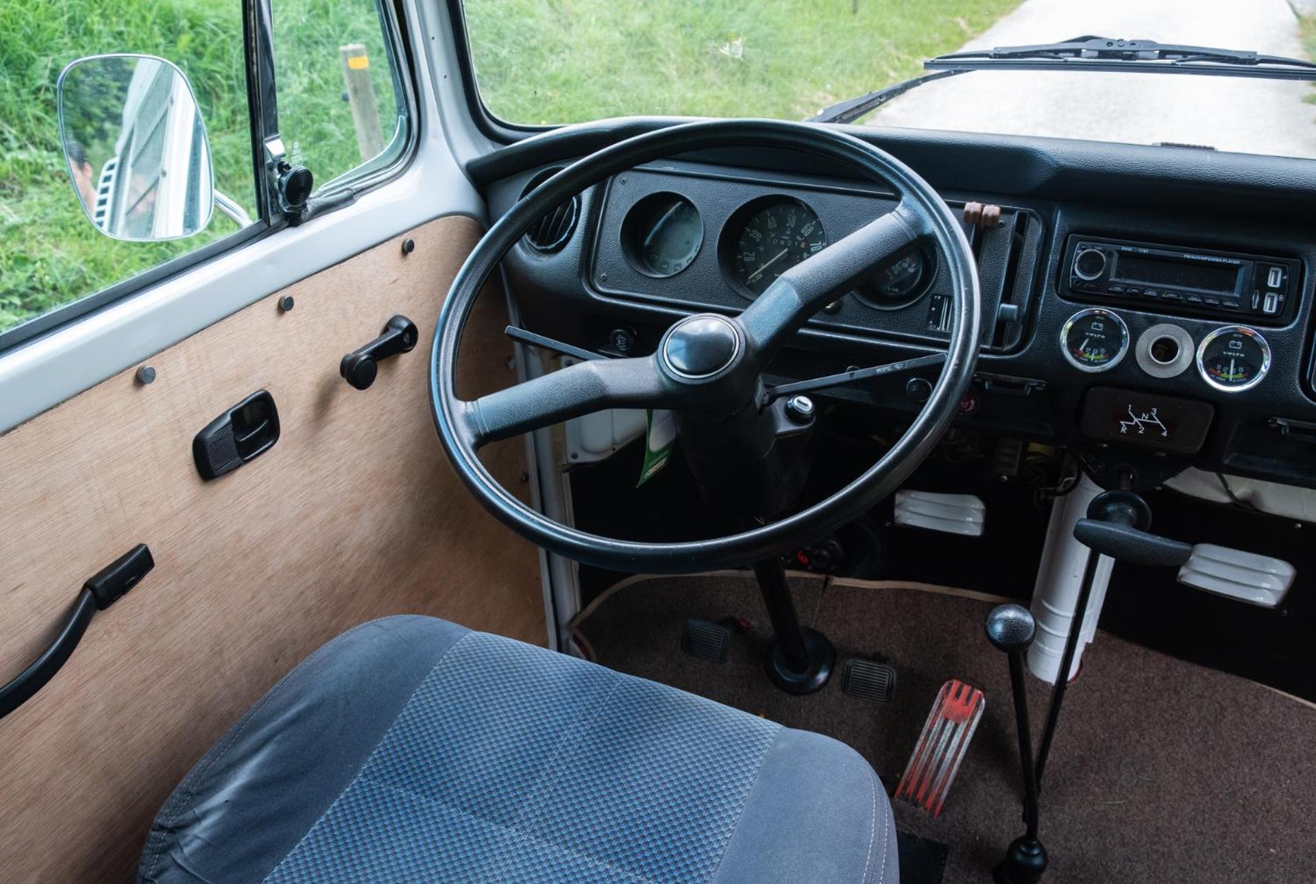 Retro Vw Kombi T2 Campervan L'Hospitalet de Llobregat Dış mekan fotoğraf
