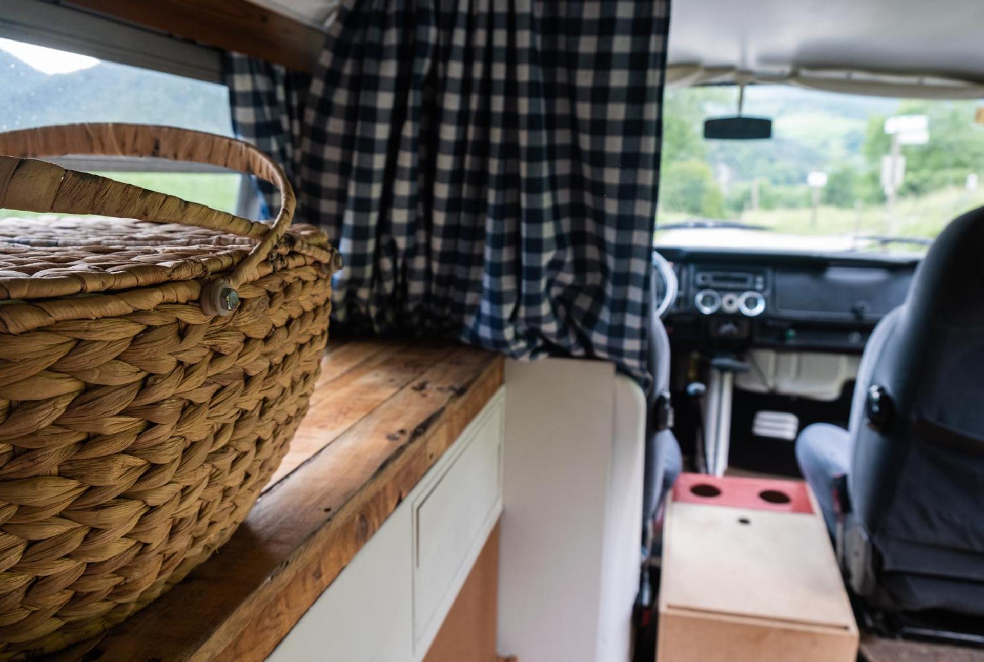 Retro Vw Kombi T2 Campervan L'Hospitalet de Llobregat Dış mekan fotoğraf