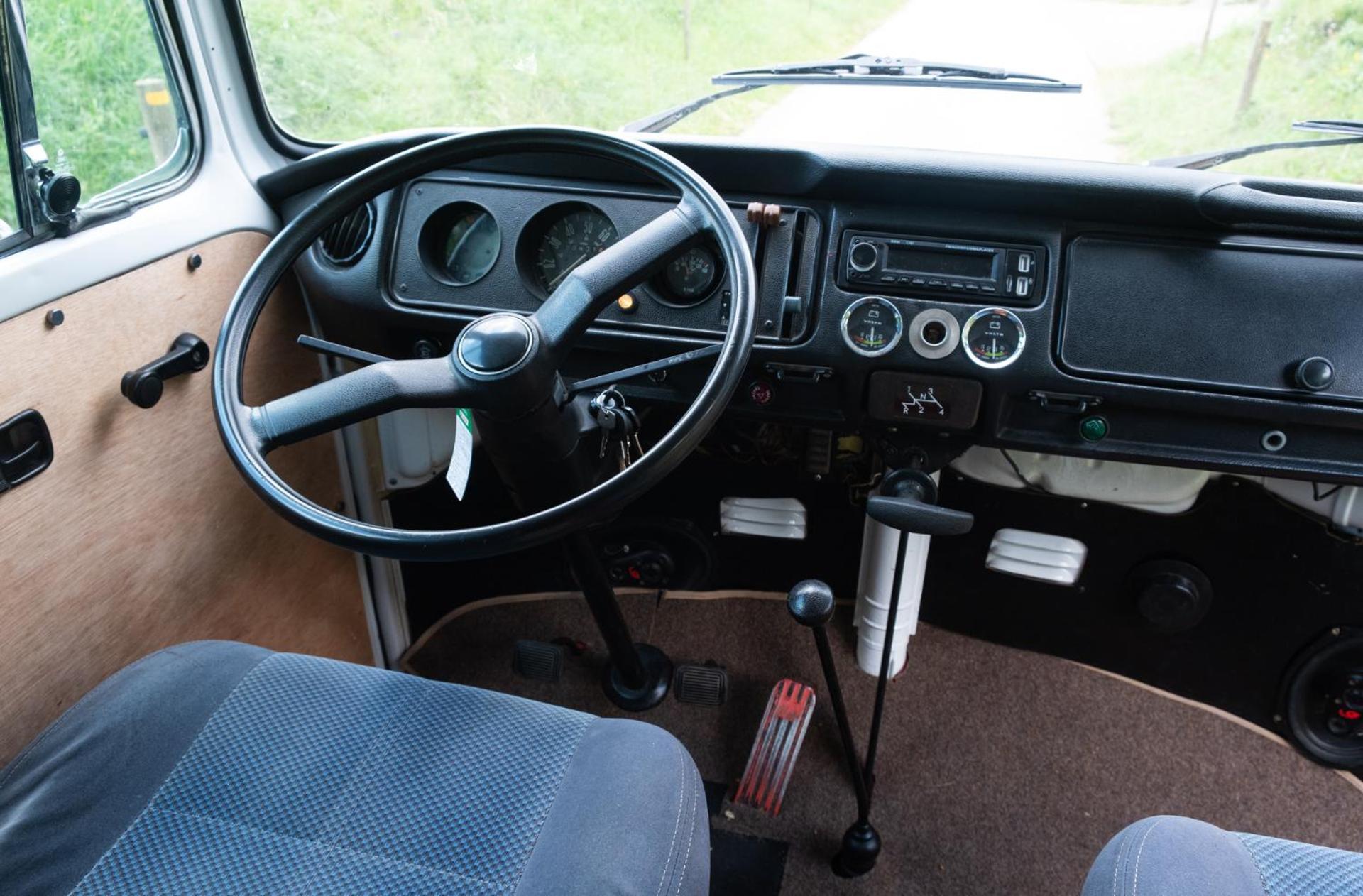 Retro Vw Kombi T2 Campervan L'Hospitalet de Llobregat Dış mekan fotoğraf